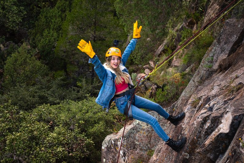 Rappel en pared rocosa