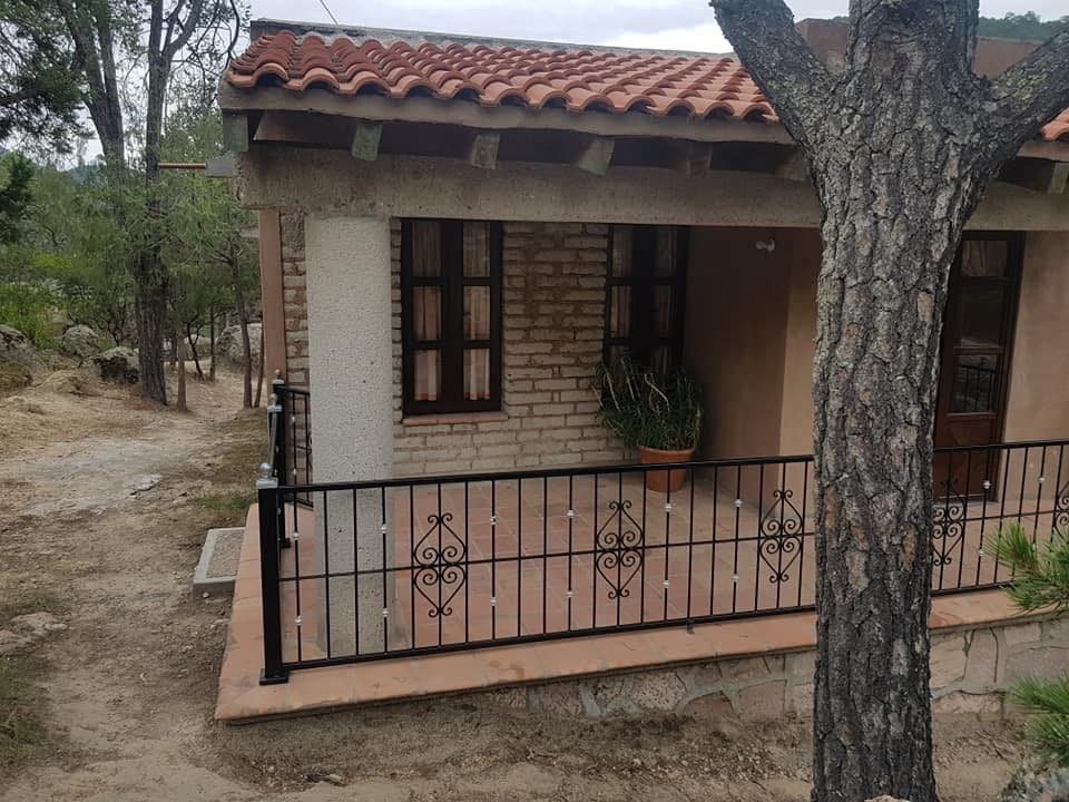 Asador exterior en el bosque