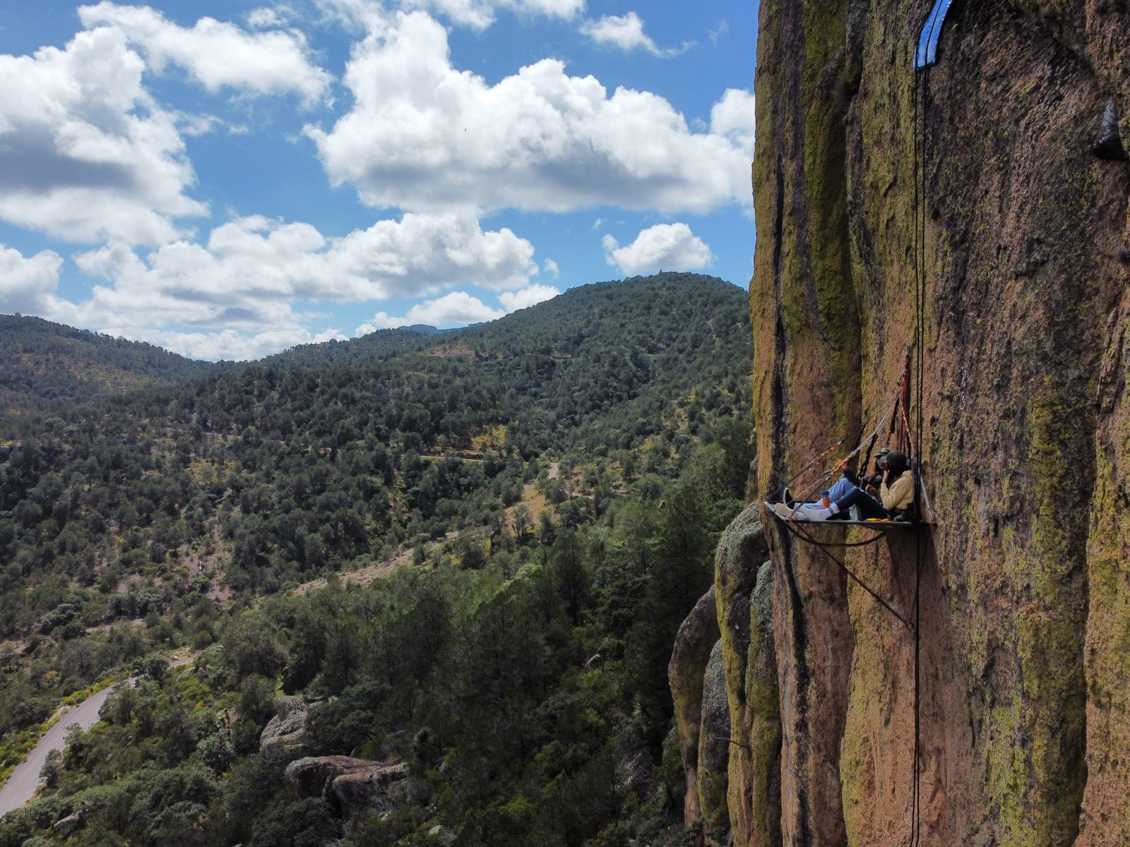 Picnic en las alturas · portaledge